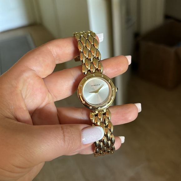 Versace V-Flare Quartz Silver Dial Ladies Watch - Picture 6 of 10